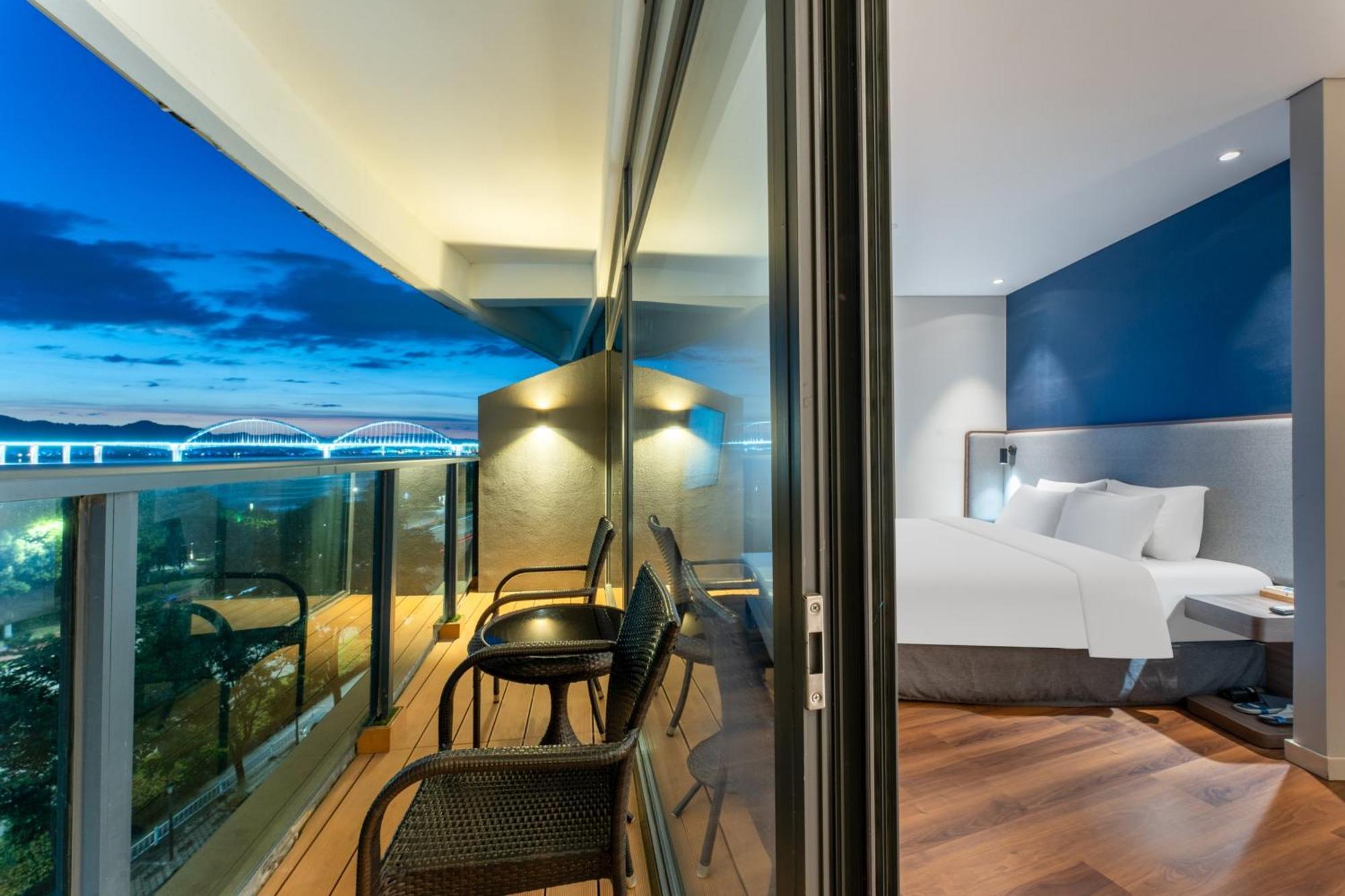 Holiday Inn Express Yichang Riverside By Ihg מראה חיצוני תמונה